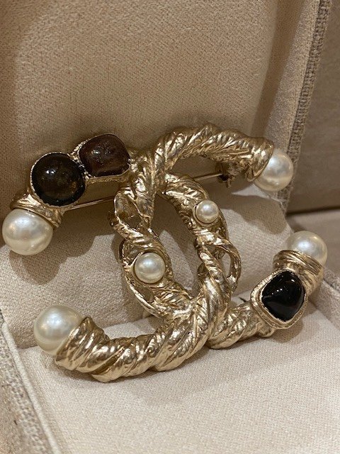 Chanel, Broche Perles Et Cabochons,  Métiers d'Art, Décembre 2010-photo-6