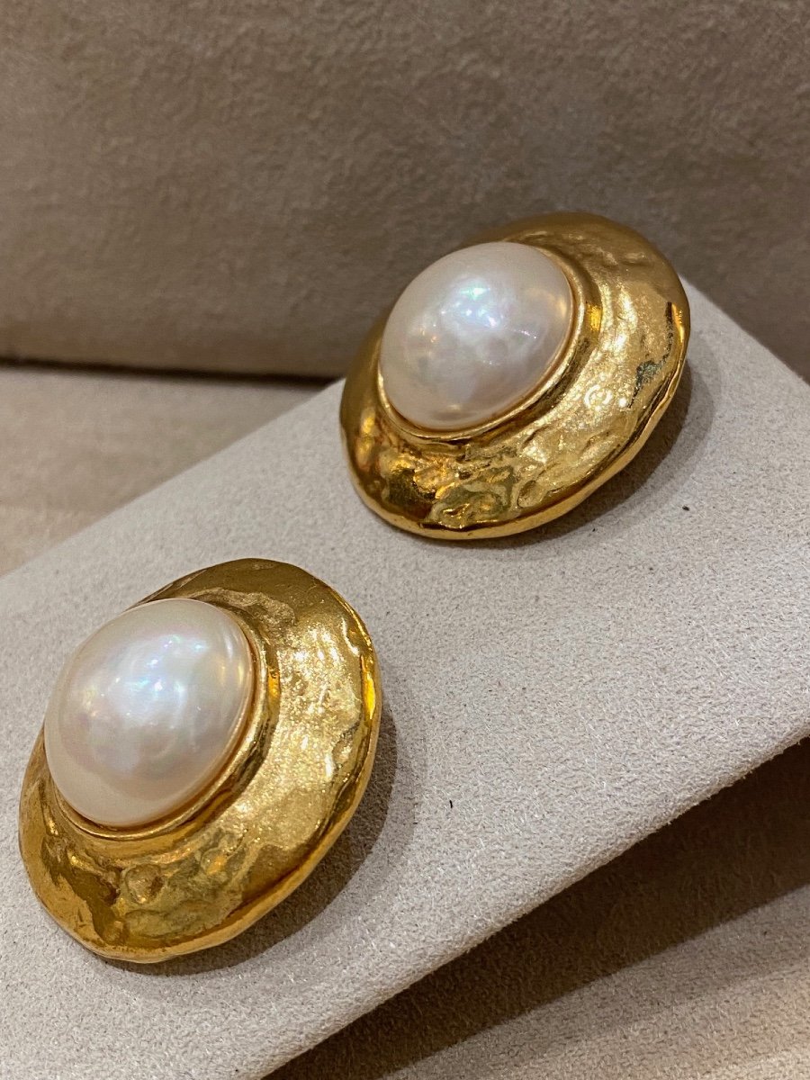 Yves Saint Laurent, Gold Clip-on Earrings And Fancy Pearls-photo-2