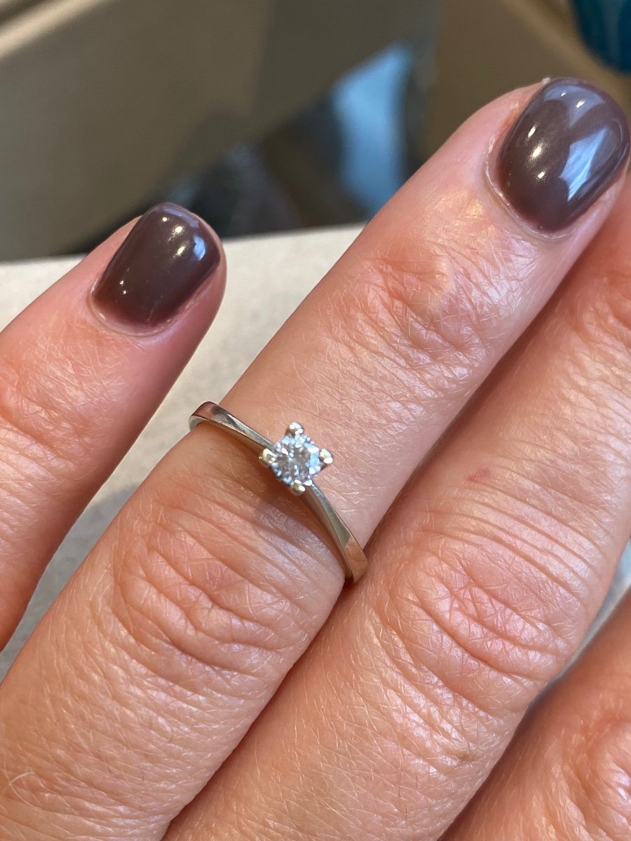 Modernist Solitaire On White Gold-photo-3