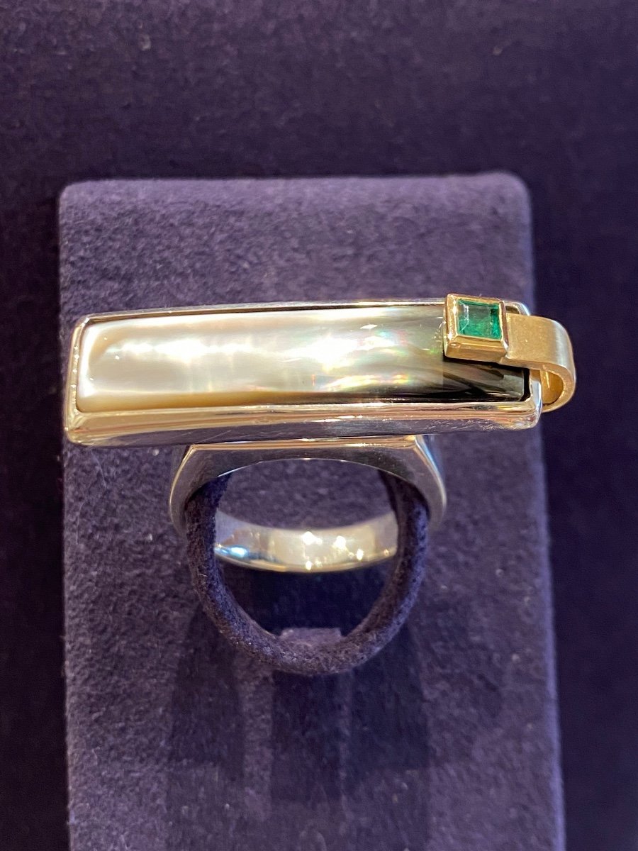Janine Renard (1947), Modernist Mother-of-pearl And Emerald Ring-photo-3