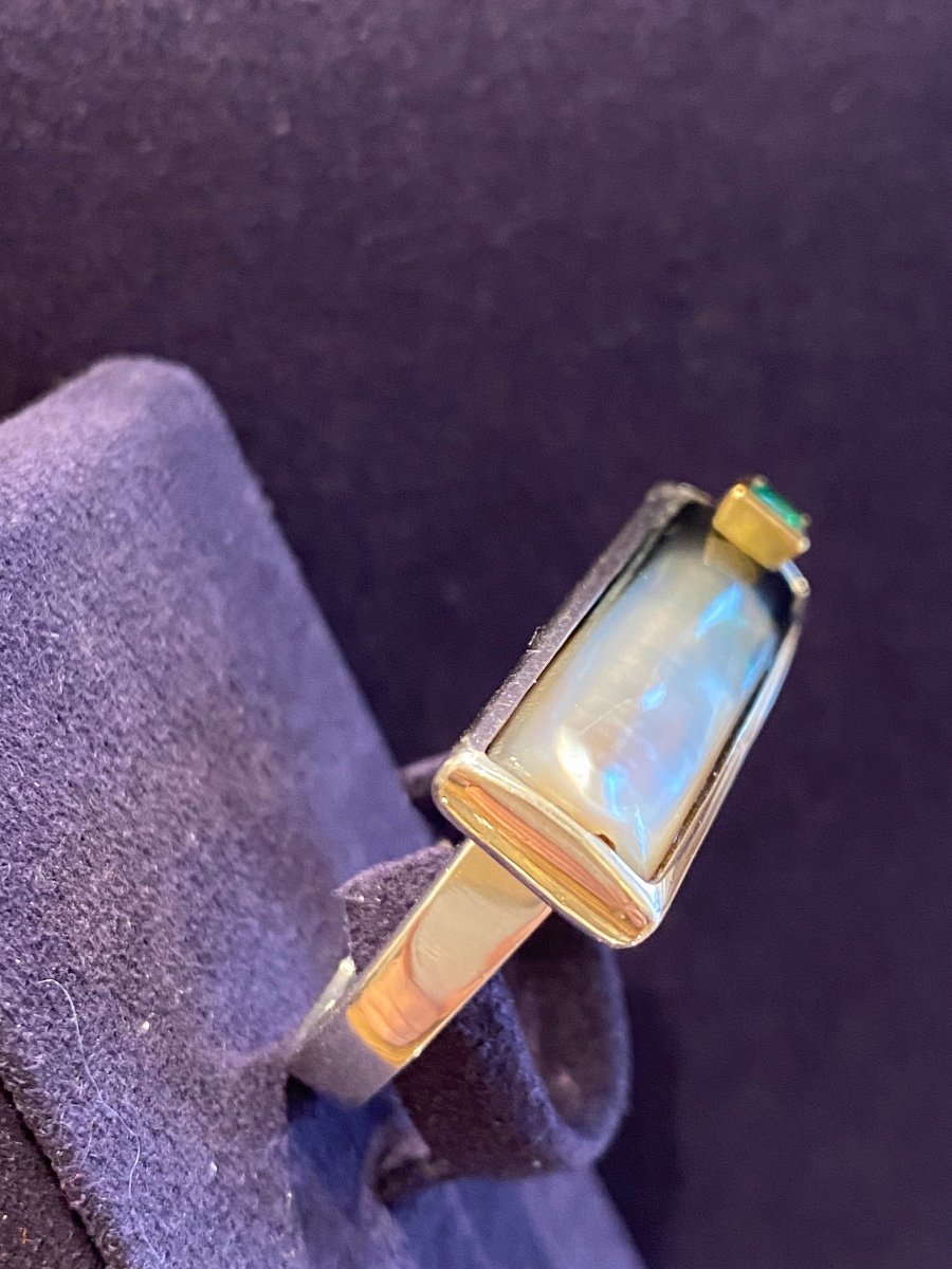 Janine Renard (1947), Modernist Mother-of-pearl And Emerald Ring-photo-2