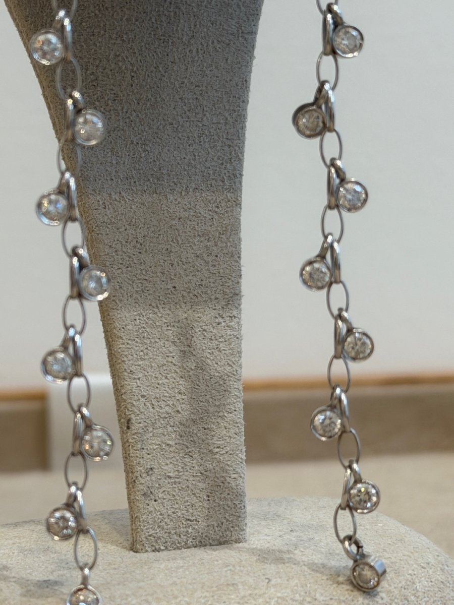BOUCLES D'OREILLES EN OR GRIS CASCADE DE DIAMANTS-photo-3