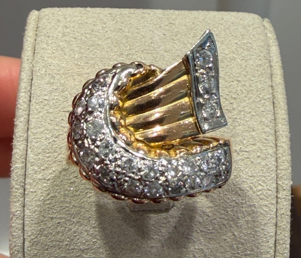 BAGUE VINTAGE OR JAUNE & DIAMANTS