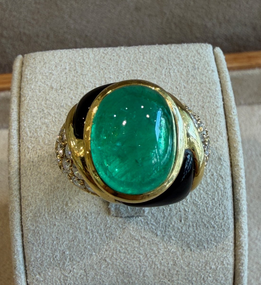 BAGUE EMERAUDE CABOCHON, DIAMANTS & EMAIL NOIR-photo-4