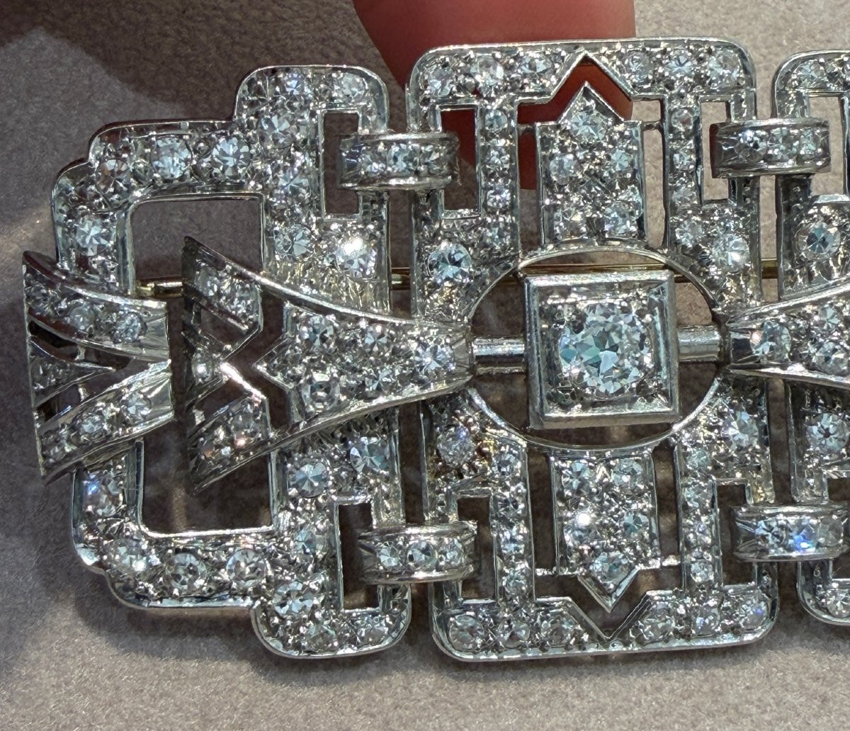 Important Art Deco Platinum & Diamonds Brooch-photo-3