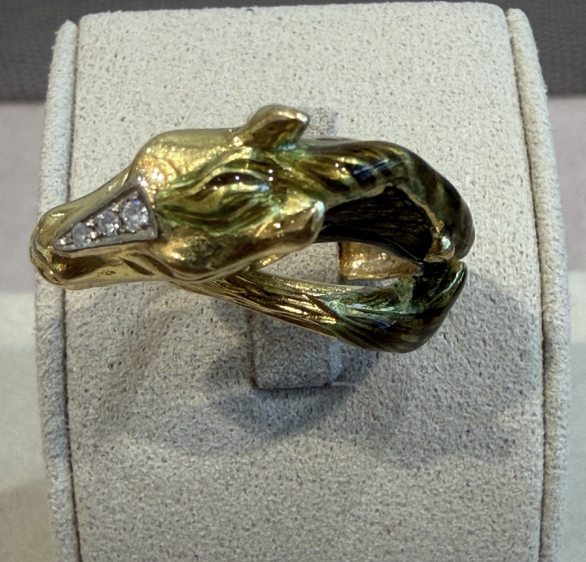 Enamel, Diamonds & Gold Horse Ring-photo-4