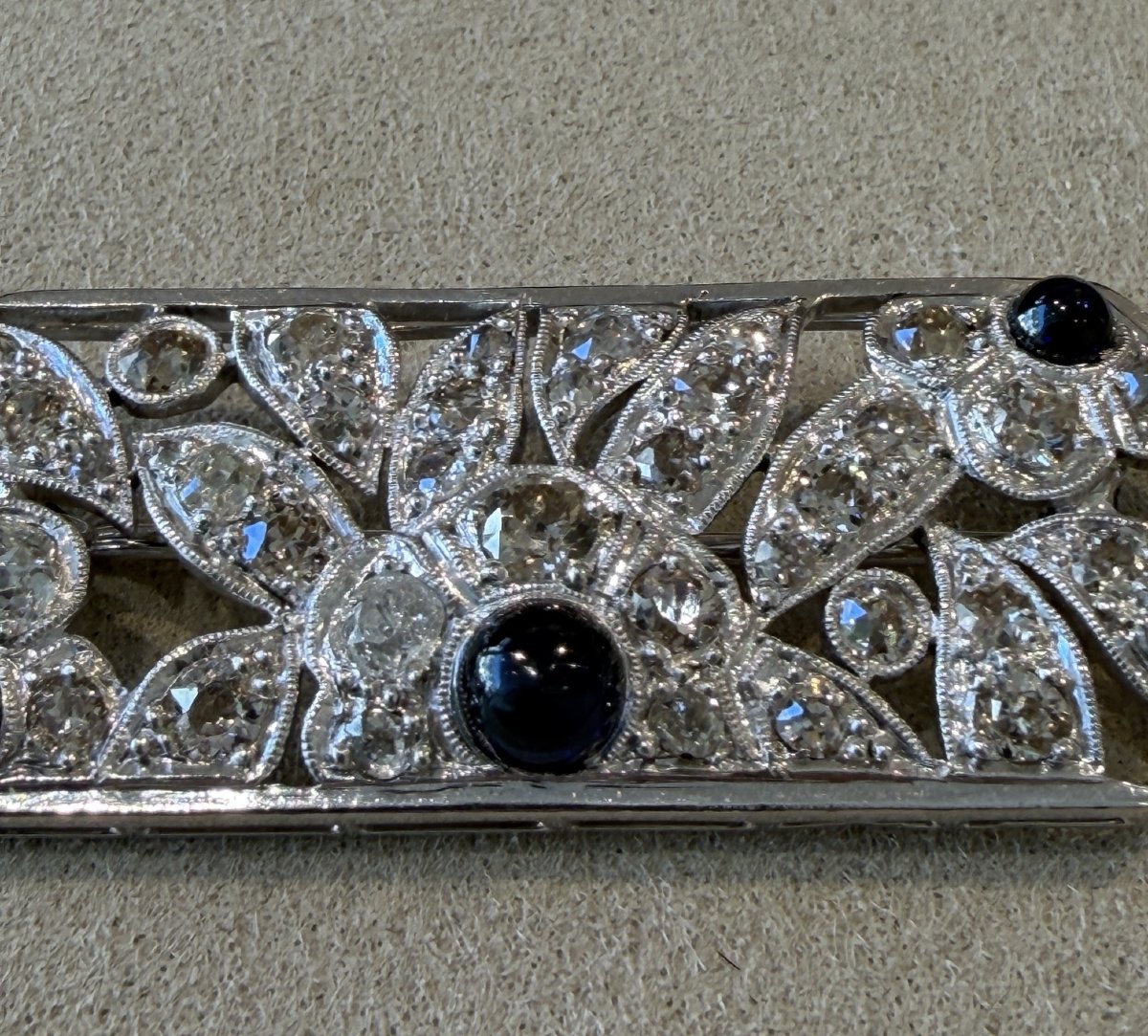 BROCHE ART DECO DIAMANTS & SAPHIRS CABOCHONS-photo-3