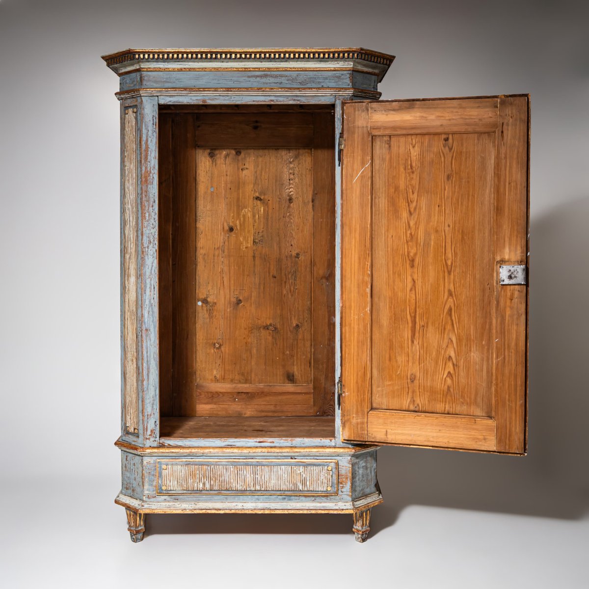 Light Blue Louis XVI Wardrobe, Late 18th Century-photo-3