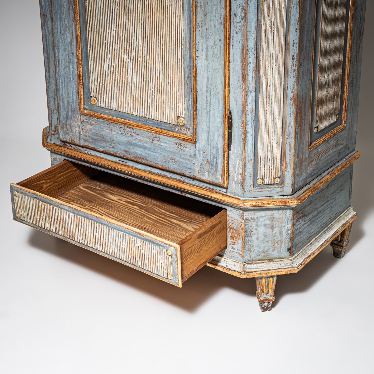 Light Blue Louis XVI Wardrobe, Late 18th Century-photo-5