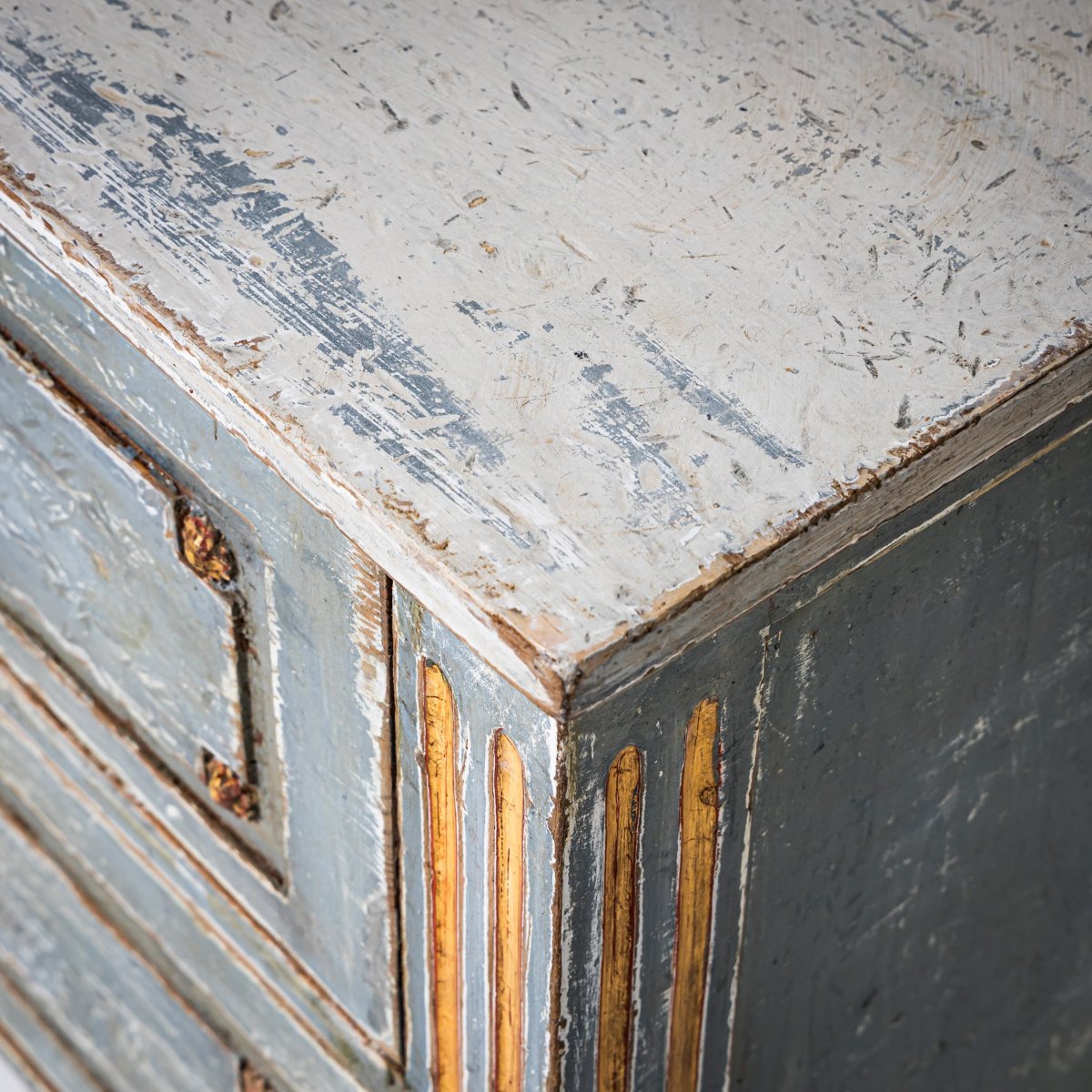 Hand-painted Louis XVI Chest Of Drawers With Gilt Accents, Late 18th Century-photo-6