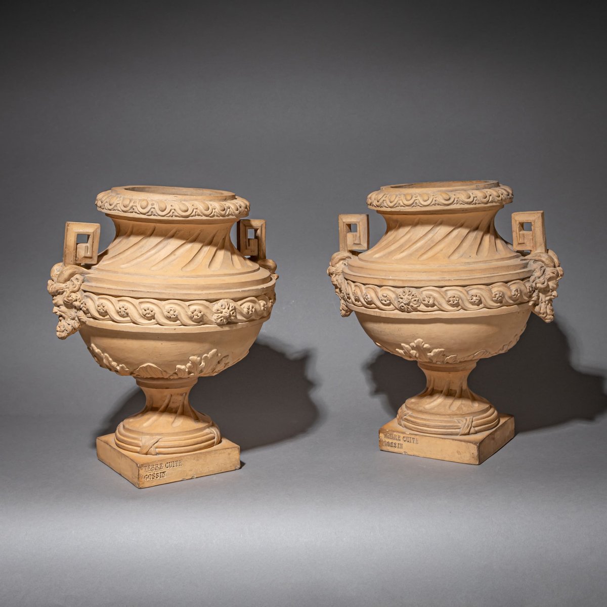 Paire d'amphores en terre cuite par Gossin, France, XIXe siècle-photo-1