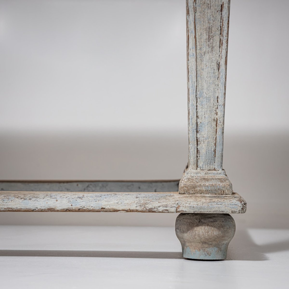 Table à manger provinciale Louis XVI avec finition grise, fin du XVIIIe siècle-photo-5