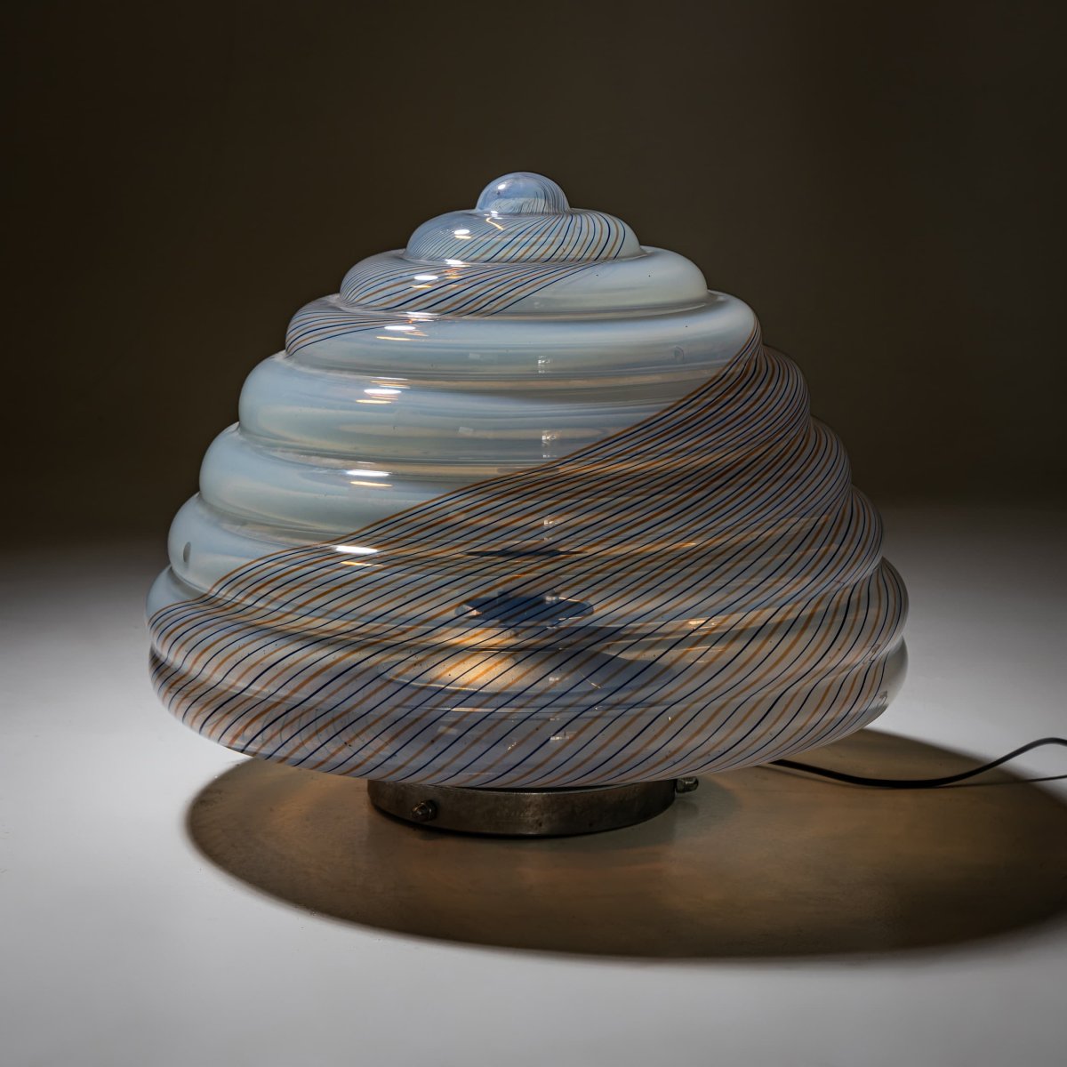 Lampe de table avec abat-jour rayé, attribuée à LEUCOS, Italie, milieu du XXe siècle-photo-2