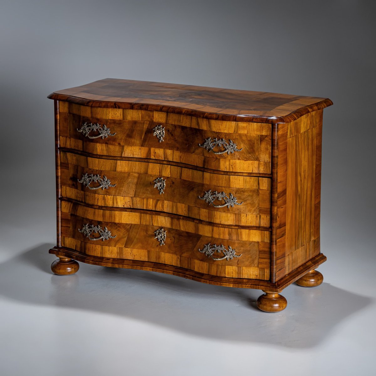 Commode baroque en noyer, milieu du XVIIIe siècle-photo-3