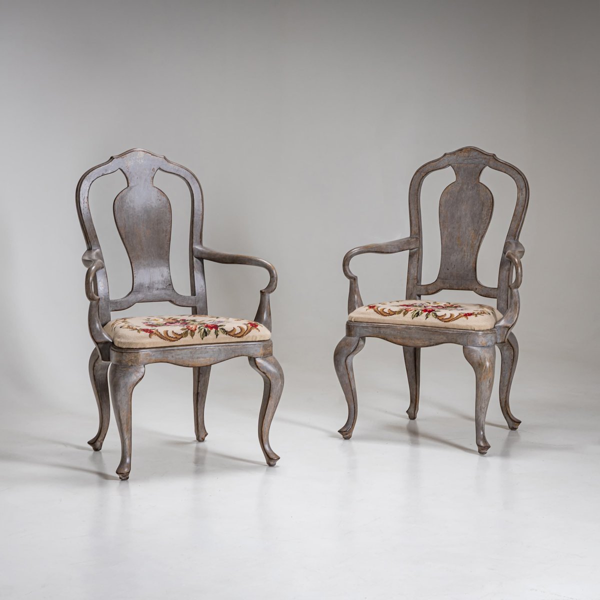 Fauteuils peints en gris, XIXe siècle-photo-2