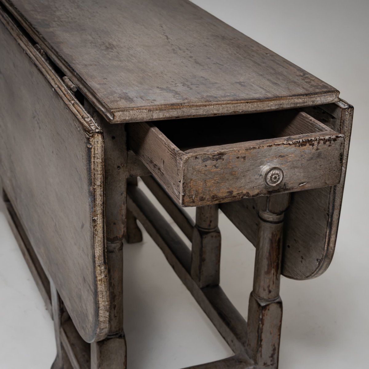 Table à pieds croisés, vers 1900-photo-4