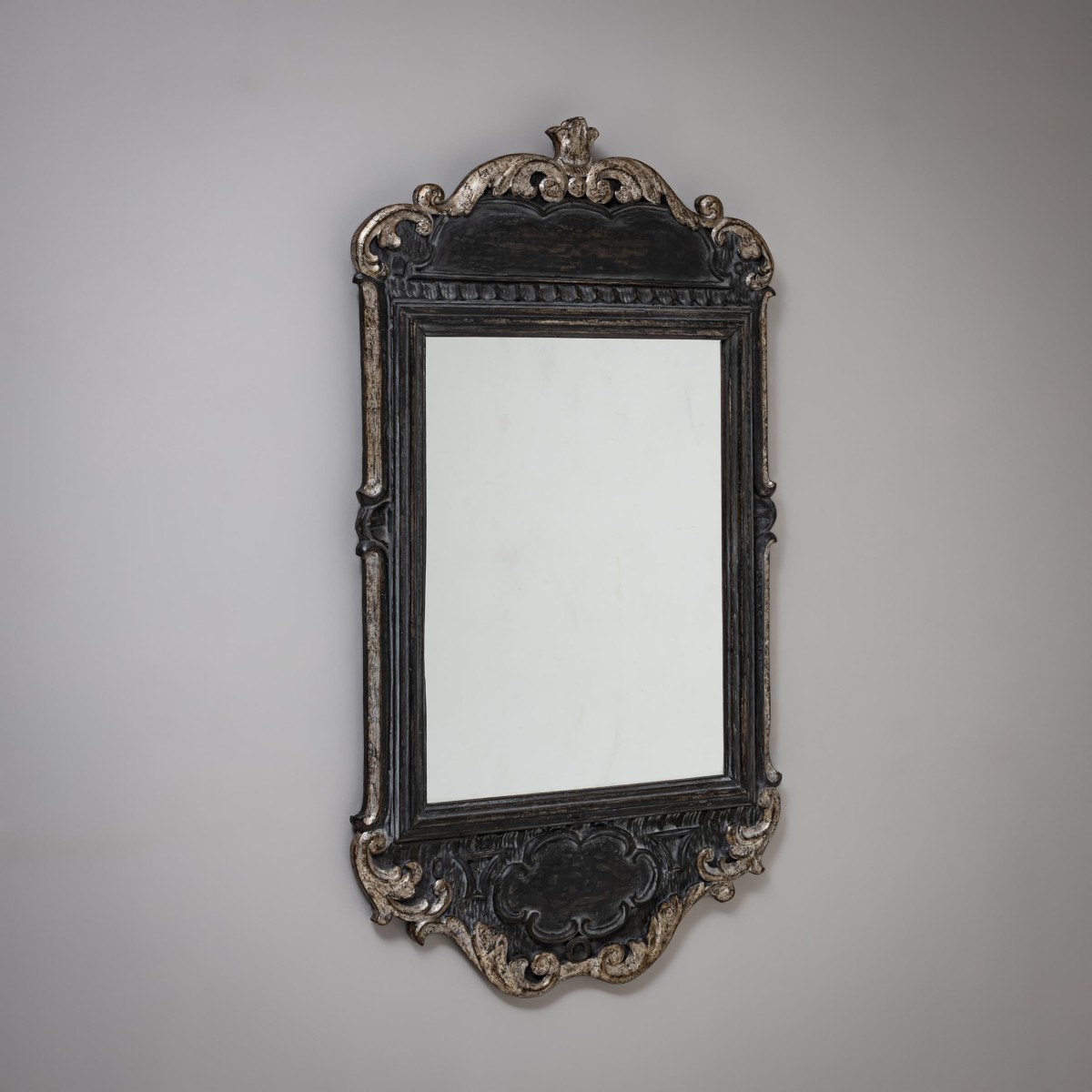 Miroir mural de style baroque, fin XIXe / début XXe siècle
