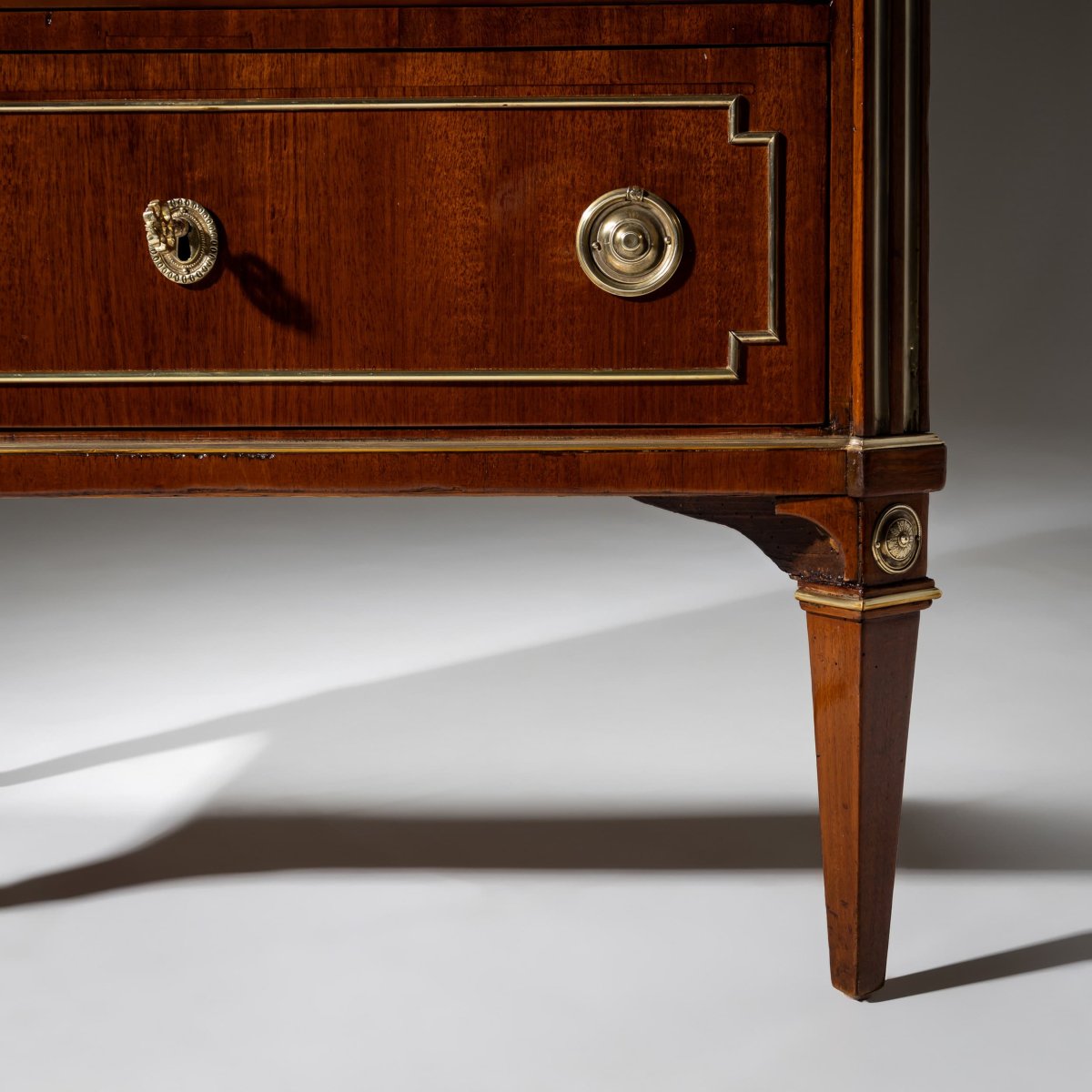 Commode néoclassique en acajou, fin du XVIIIe siècle-photo-5