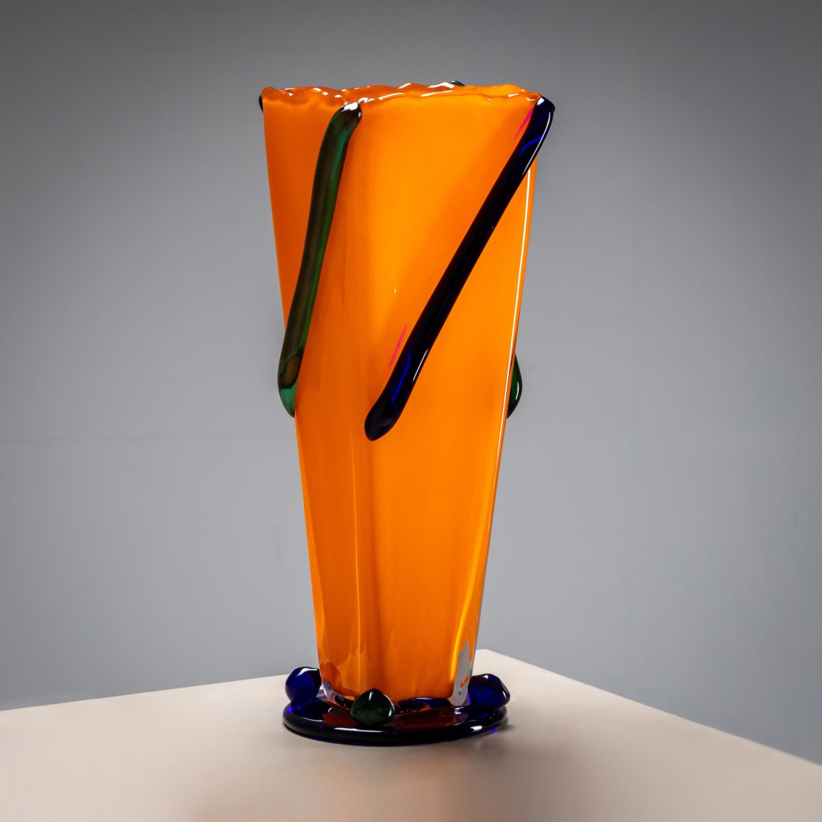 Orange And Green Vase, Signed J. Guliajile, 20th Century-photo-3