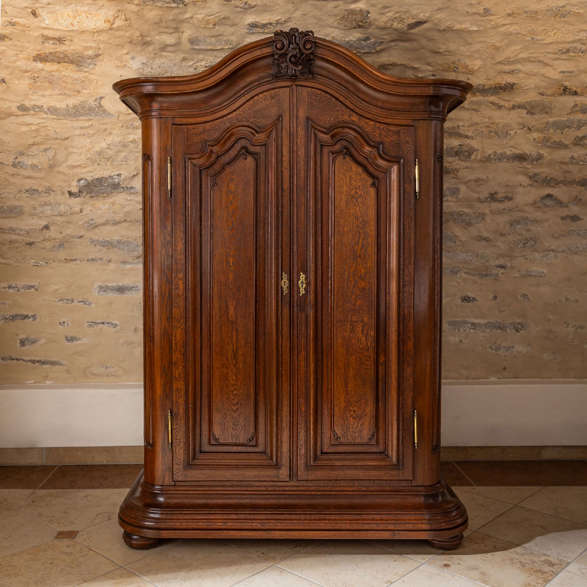 Armoire baroque en chêne, XVIIIe siècle