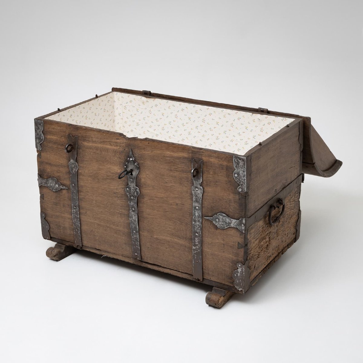 Baroque Chest With Domed Lid, First Half Of The 18th Century-photo-1