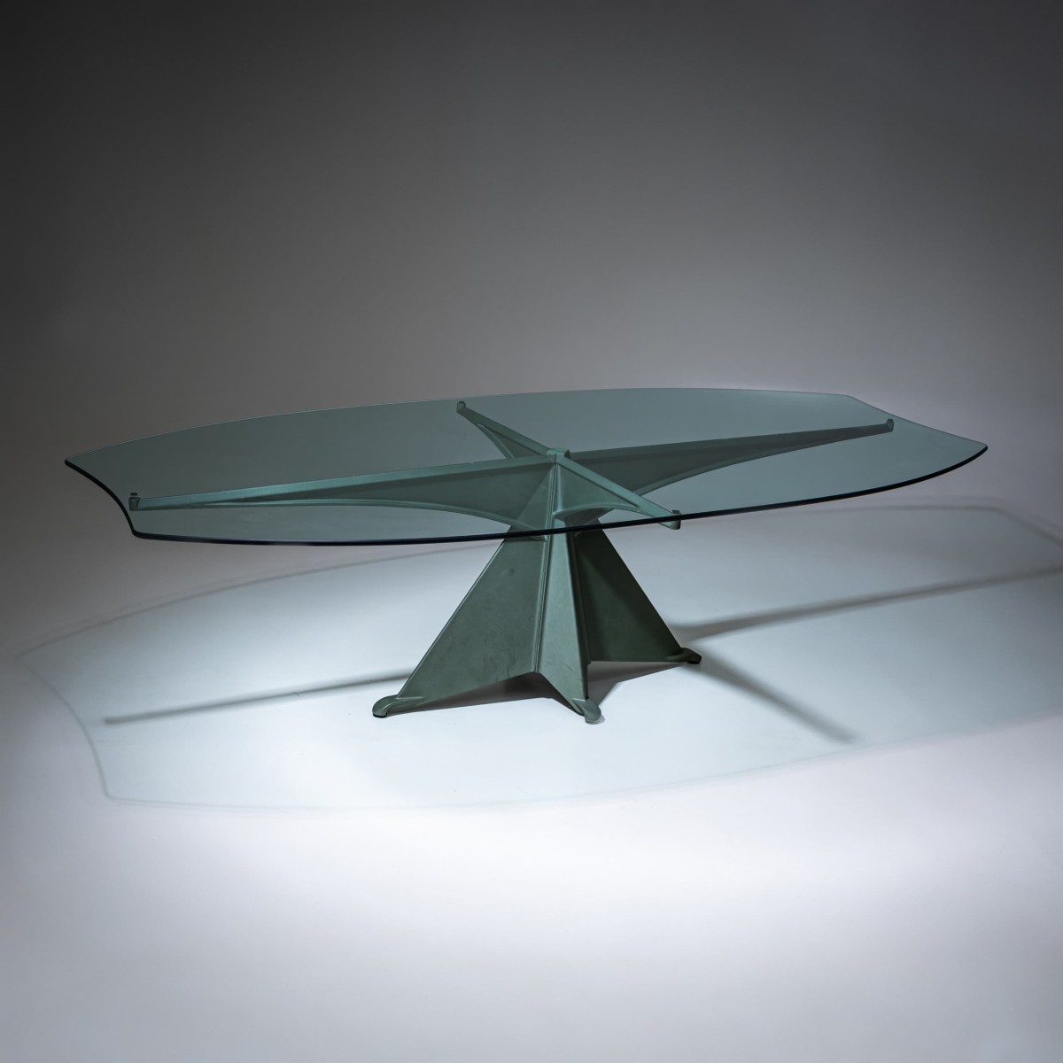 Table à manger en aluminium et verre, modèle « Alada », attribuée à Oscar Tusquets pour Casas, 