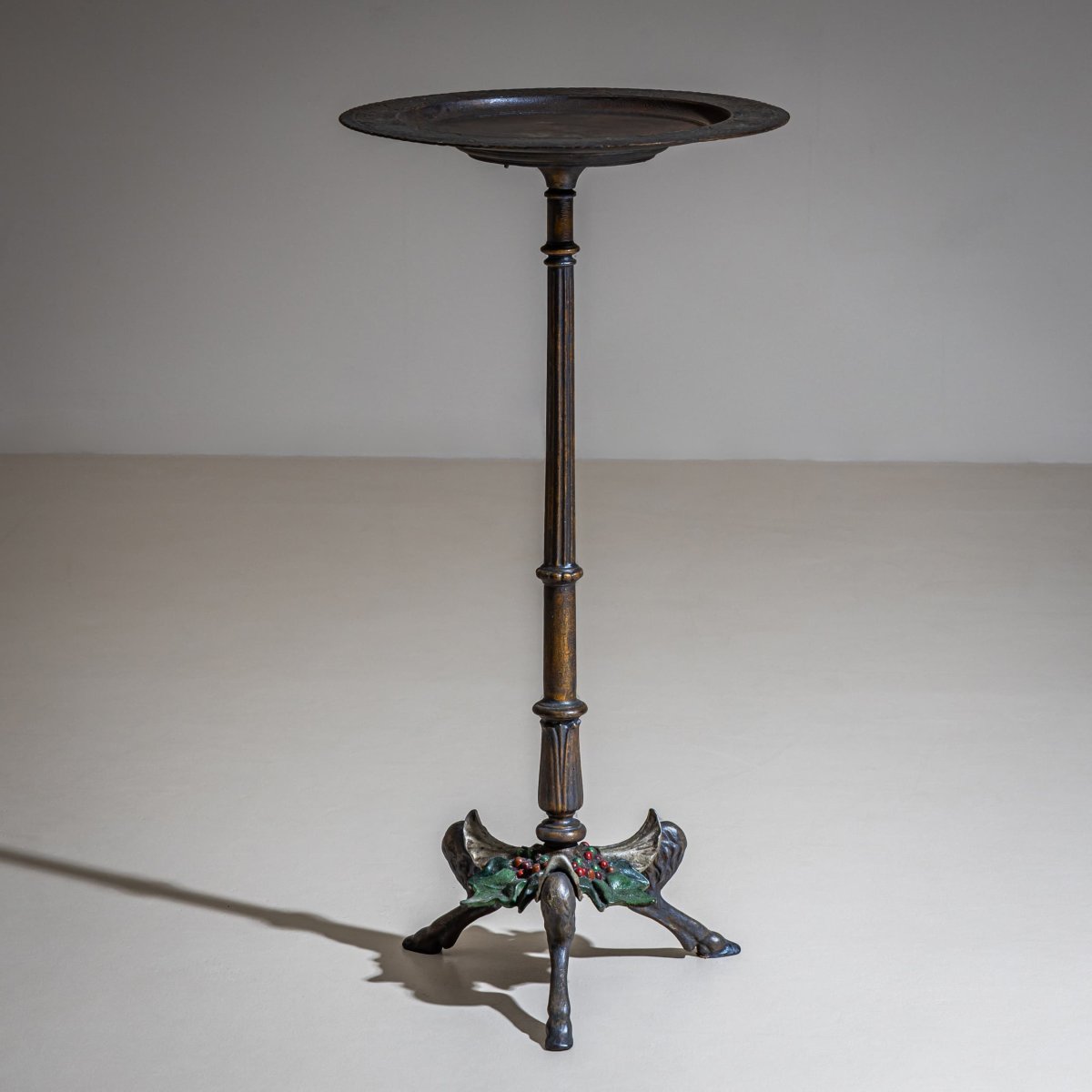 Guéridon en fer forgé avec décor de houx, XIXe siècle-photo-2