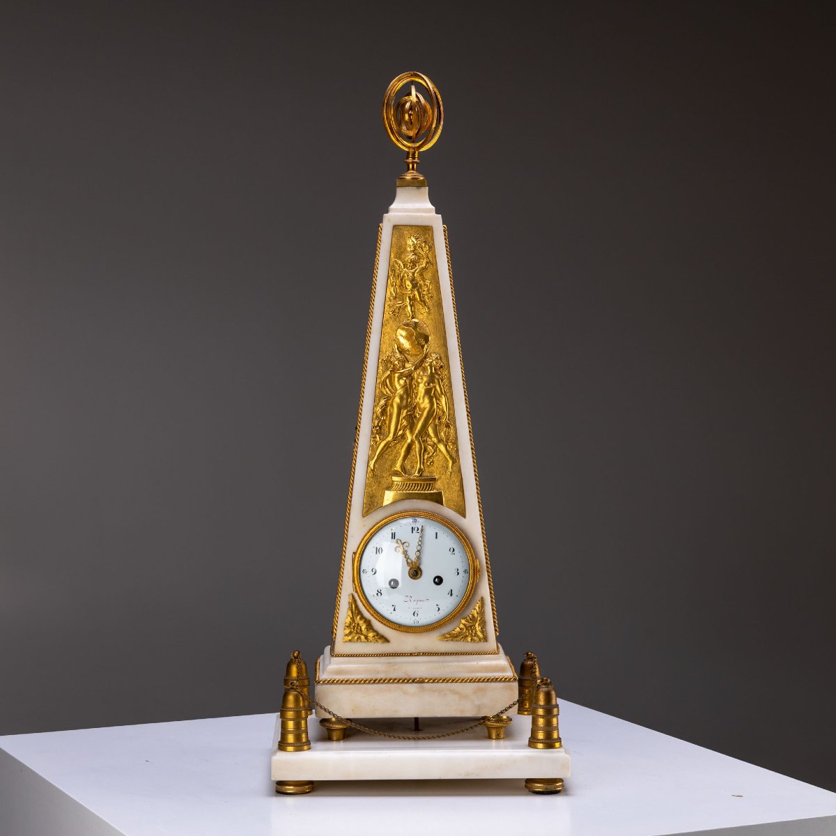 Horloge obélisque Louis XVI, signée Roque à Paris, vers 1780-photo-1