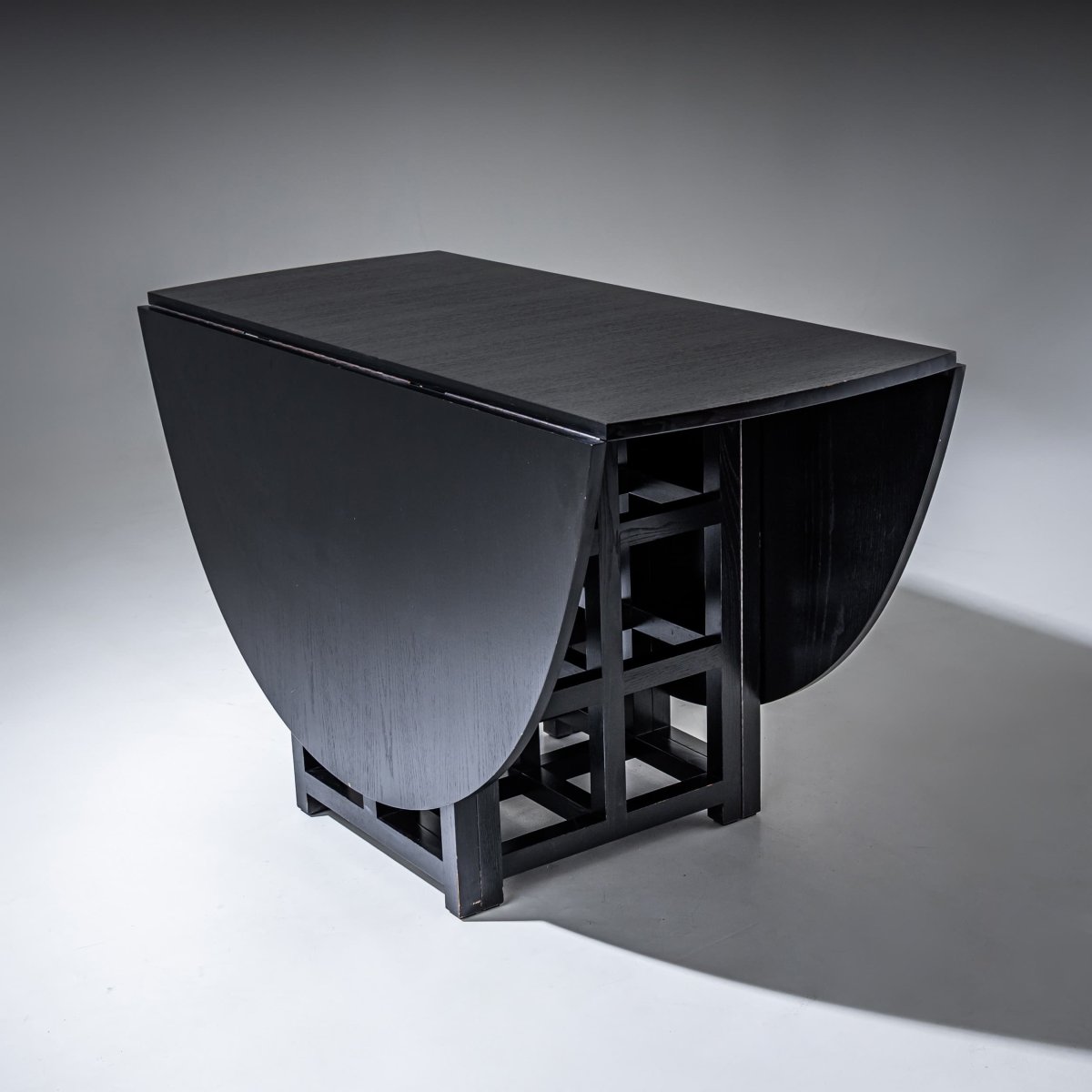 Ensemble de salle à manger, modèle Ingram, par Charles Rennie Mackintosh, édition Cassina, Ital-photo-2