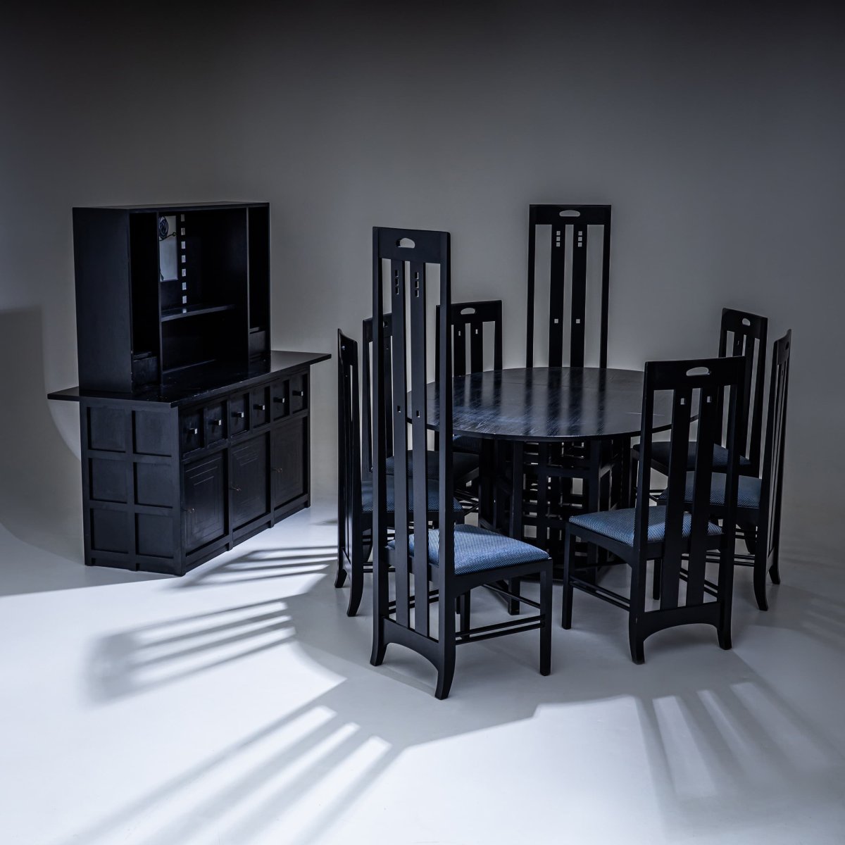 Ensemble de salle à manger, modèle Ingram, par Charles Rennie Mackintosh, édition Cassina, Ital-photo-2