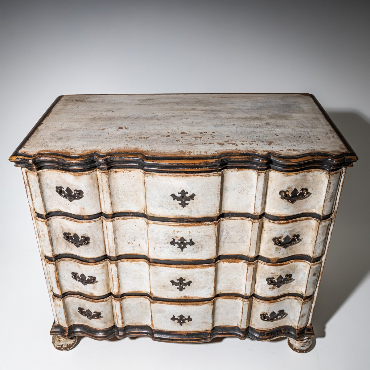 Baroque chest of drawers painted white, 18th century-photo-4