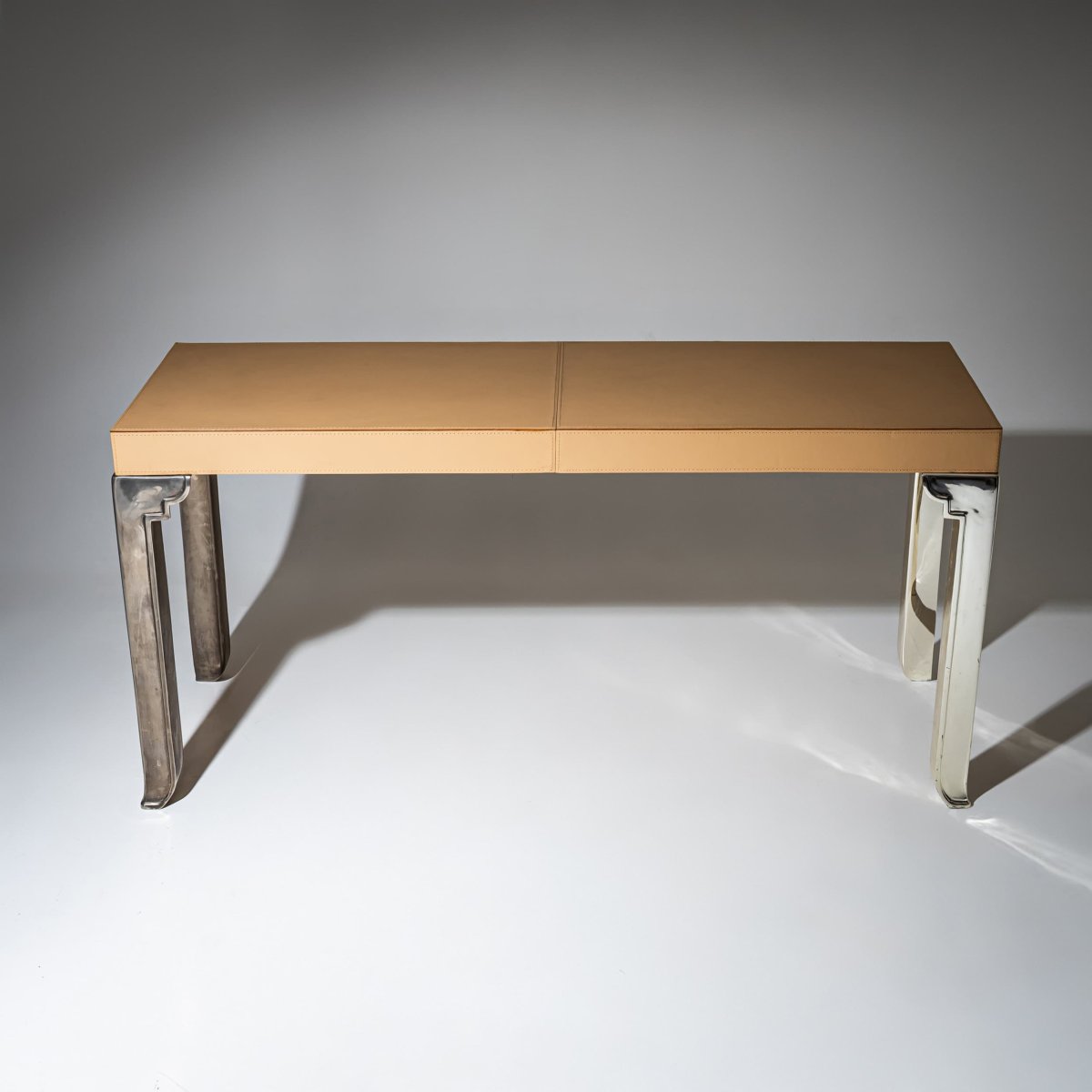 Table basse en cuir et acier inoxydable, probablement d'Italie, années 2000-photo-2