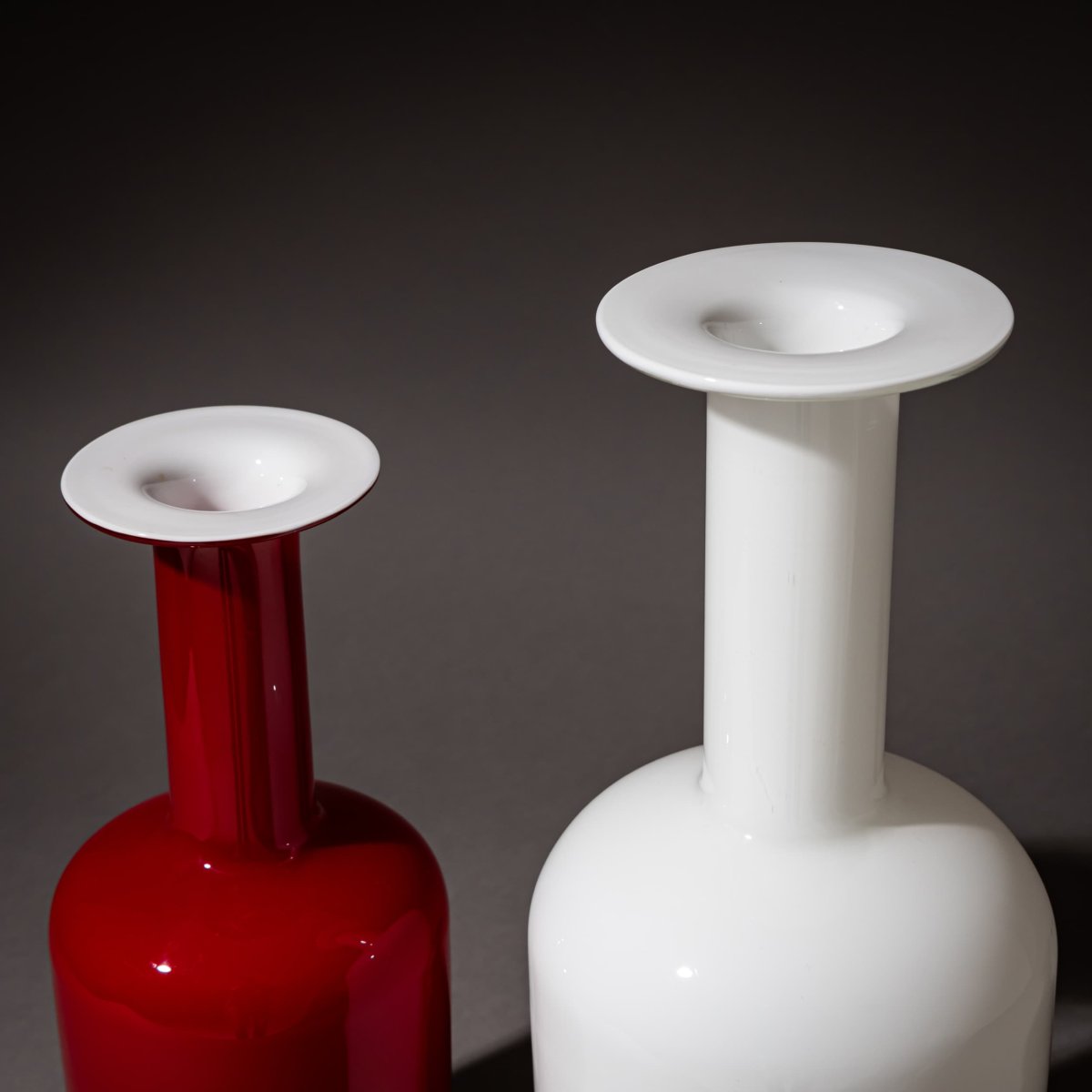 Vases en verre rouge et blanc créés par Otto Brauer pour Holmegaard, Danemark, années 1960-photo-2