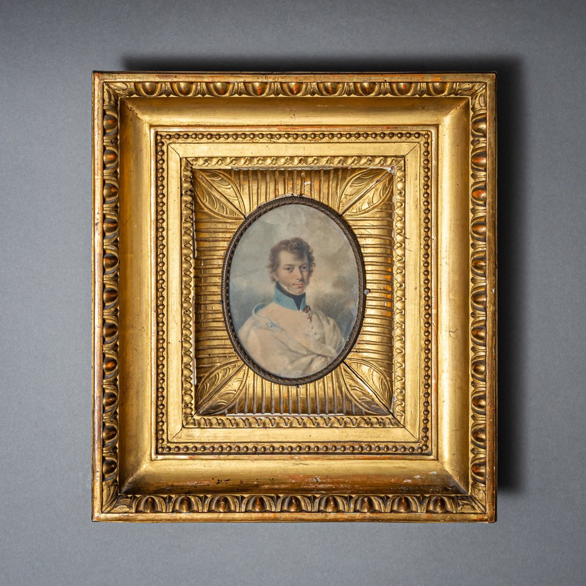 Paire de portraits miniatures de gentlemen de style Biedermeier, première moitié du XIXe siècle-photo-4