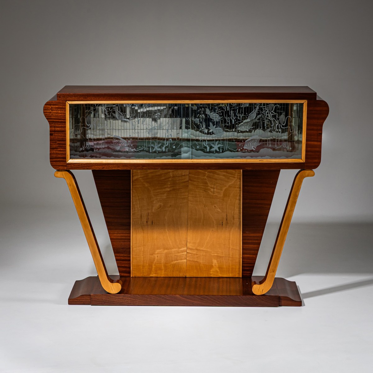 Meuble bar avec scène sous-marine gravée, Italie, milieu du XXe siècle