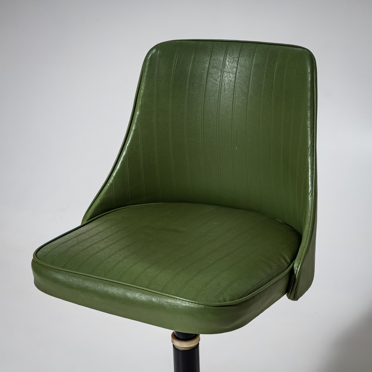 Lot de quatre tabourets de bar du milieu du siècle, probablement d'origine italienne-photo-3
