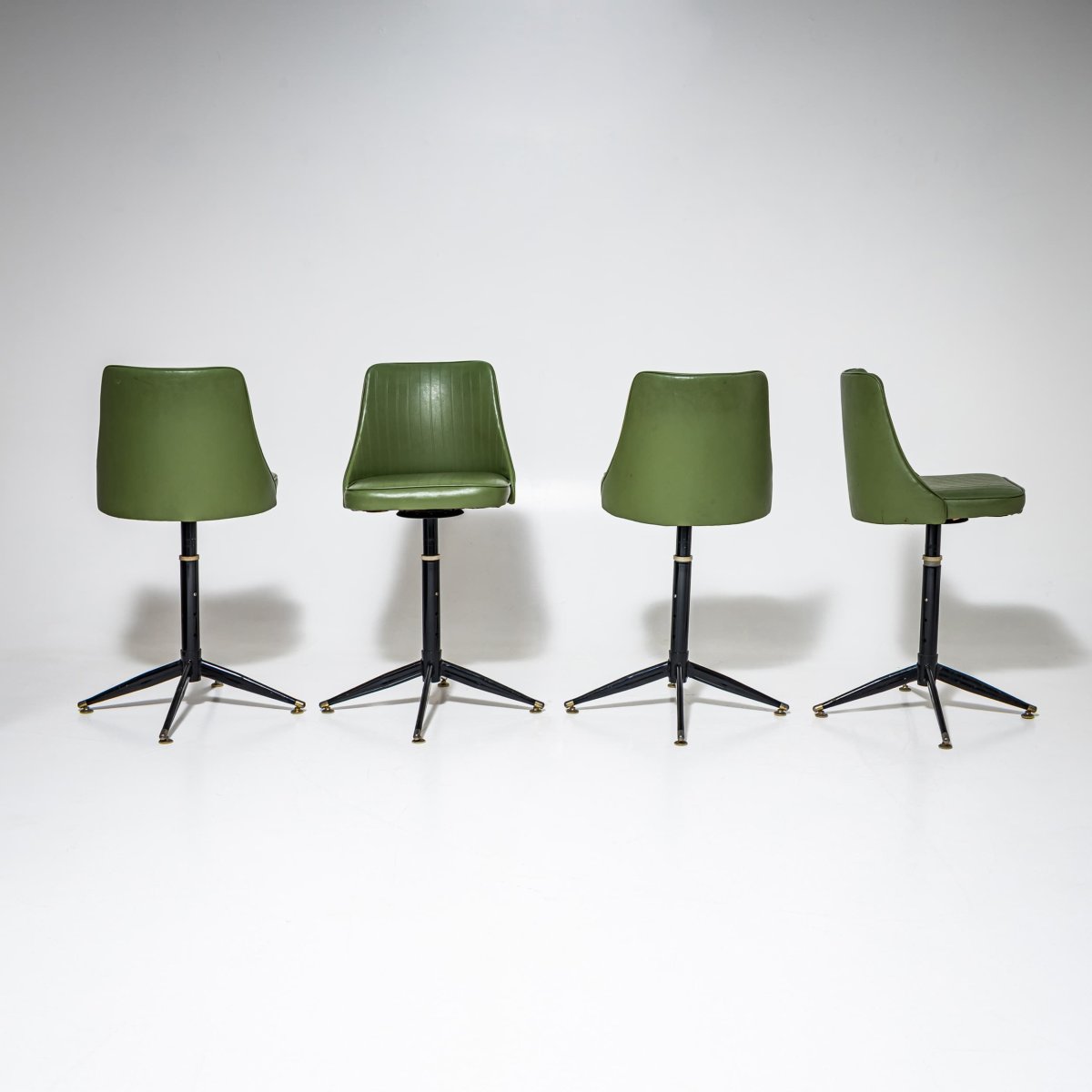 Lot de quatre tabourets de bar du milieu du siècle, probablement d'origine italienne-photo-2