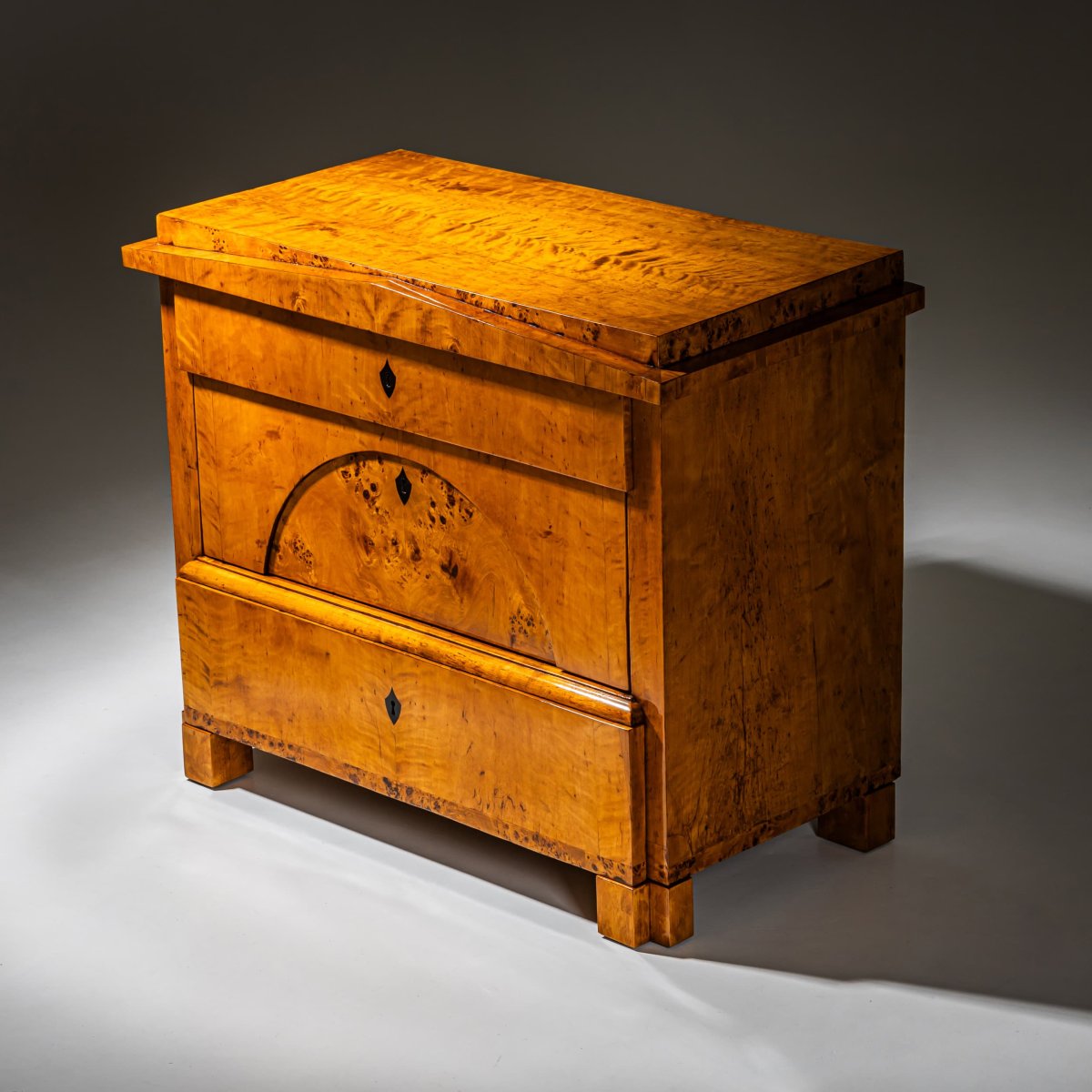 Commode de style Biedermeier en bouleau, Allemagne du Nord, vers 1820-photo-2