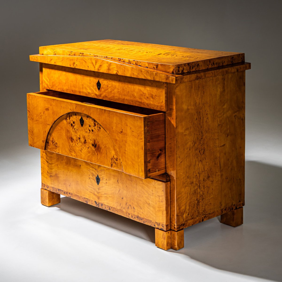Commode de style Biedermeier en bouleau, Allemagne du Nord, vers 1820-photo-7