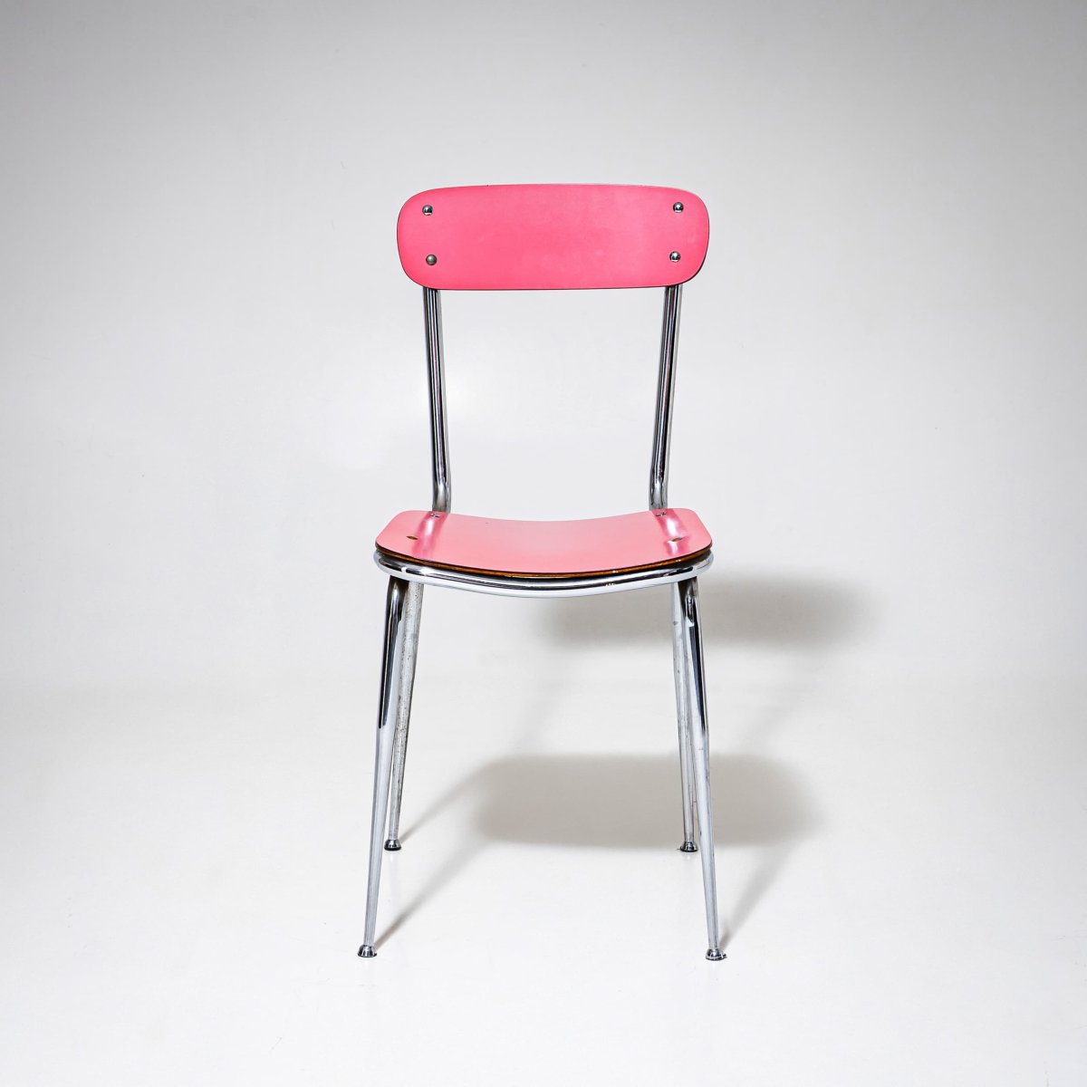 Ensemble de salle à manger en Formica rose, table et six chaises, Italie, années 1960/1970-photo-7