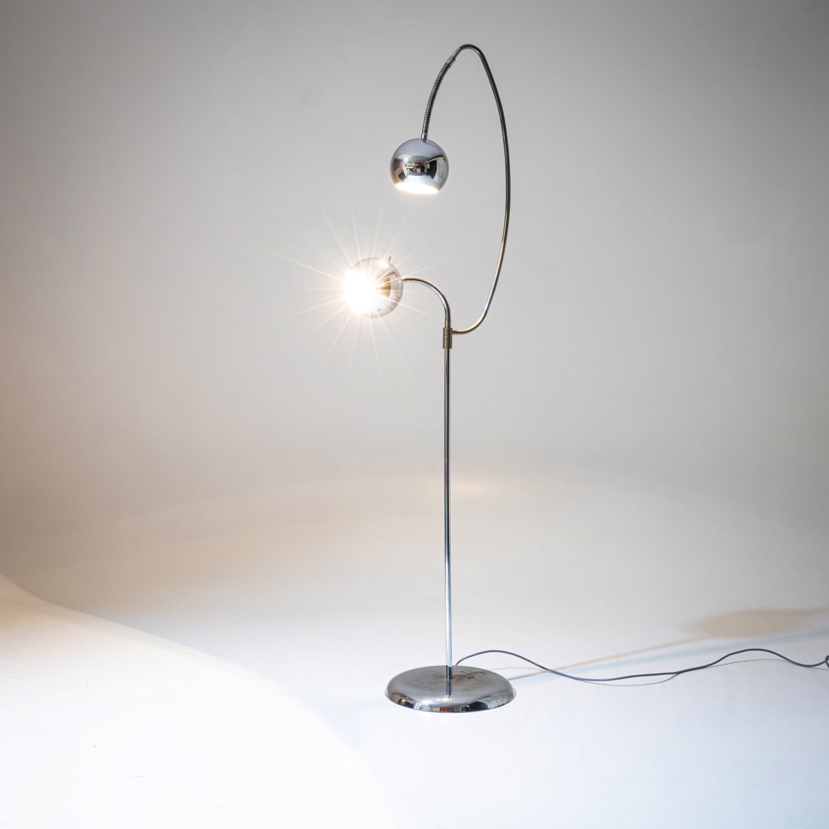 Lampadaire en chrome, probablement d'Italie, milieu du XXe siècle-photo-1