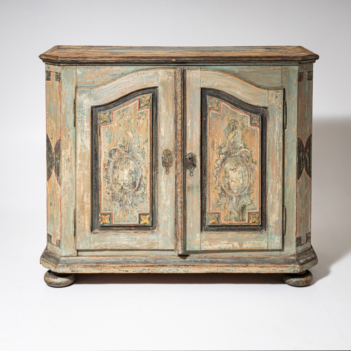 Petite armoire baroque peinte à la main, première moitié du XVIIIe siècle
