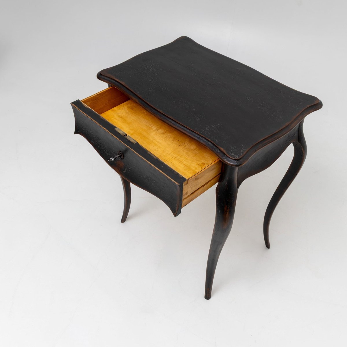 Table d'appoint de style baroque noir, fin du XIXe siècle-photo-5