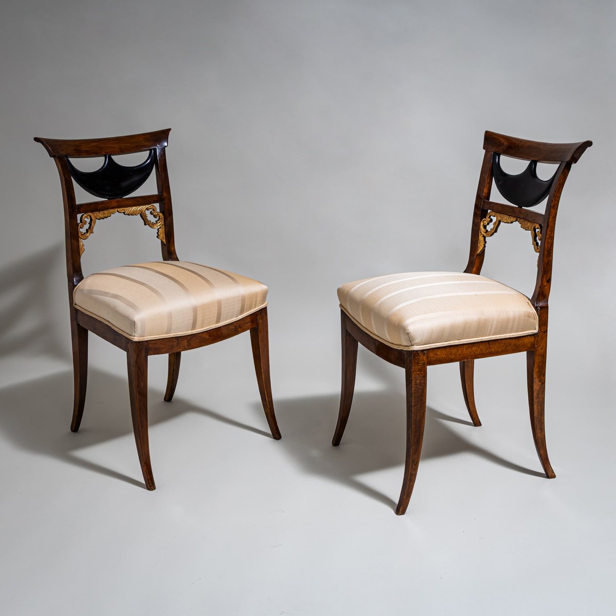 Paire de chaises d'appoint de style Biedermeier, Allemagne centrale, vers 1835-1840-photo-3