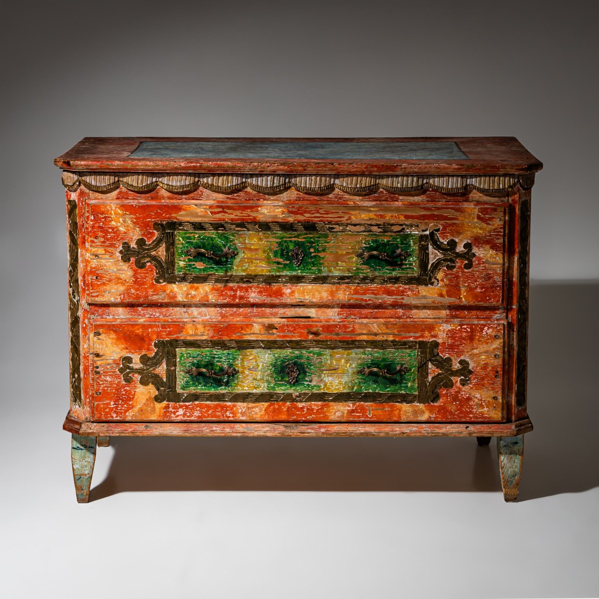 Commode peinte en rouge, Irschenberg, sud de l'Allemagne, XIXe siècle