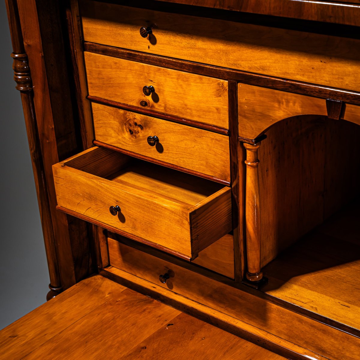 Secrétaire de style Biedermeier, vers 1840-photo-4