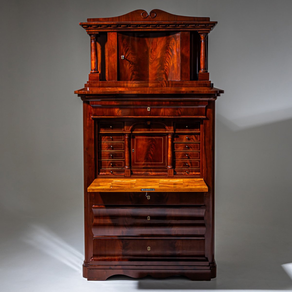 Secrétaire de style Biedermeier en acajou, vers 1830