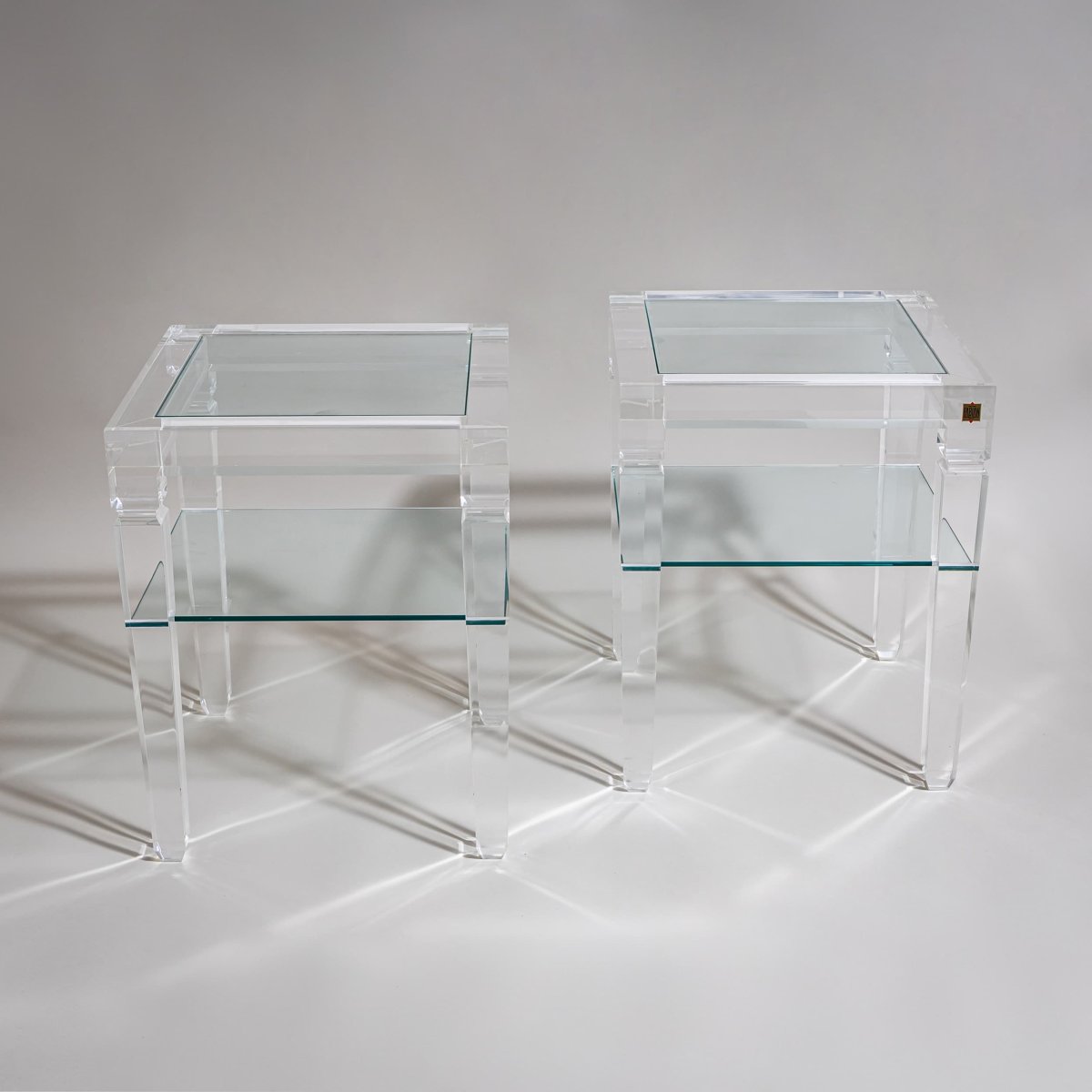 Paire de tables d'appoint en plexiglas signées Fabianart, Rome / Italie, fin du XXe siècle-photo-4