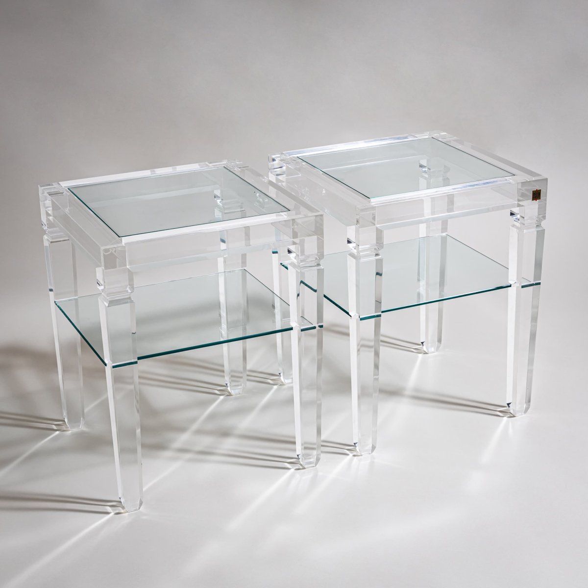Paire de tables d'appoint en plexiglas signées Fabianart, Rome / Italie, fin du XXe siècle-photo-1
