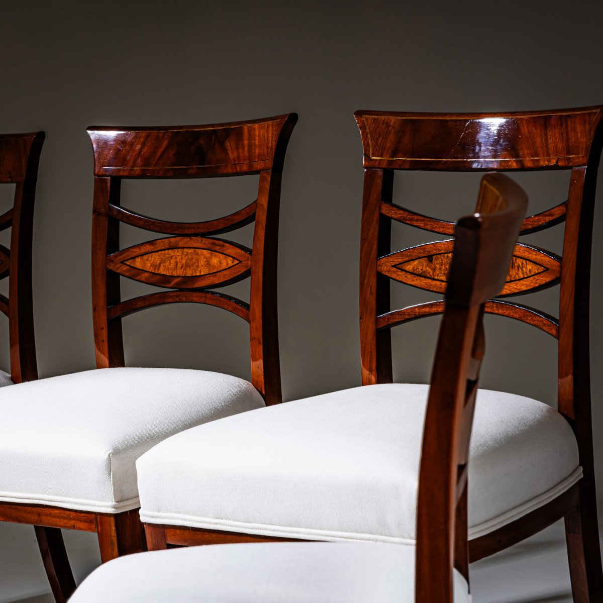 Lot de quatre chaises d'appoint de style Biedermeier, première moitié du XIXe siècle-photo-3